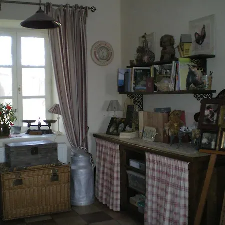 Au Bon Gre D'hugoline Bed & Breakfast