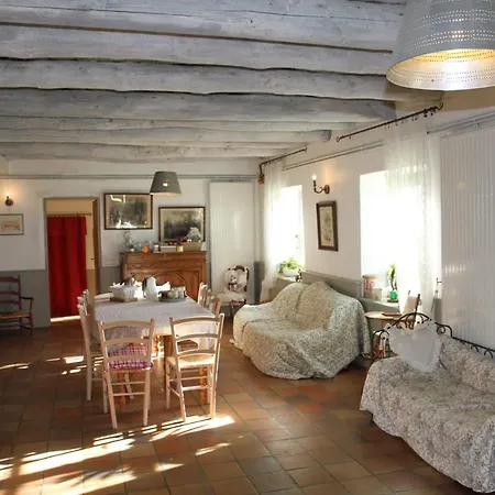 Au Bon Gre D'hugoline Bed & Breakfast
